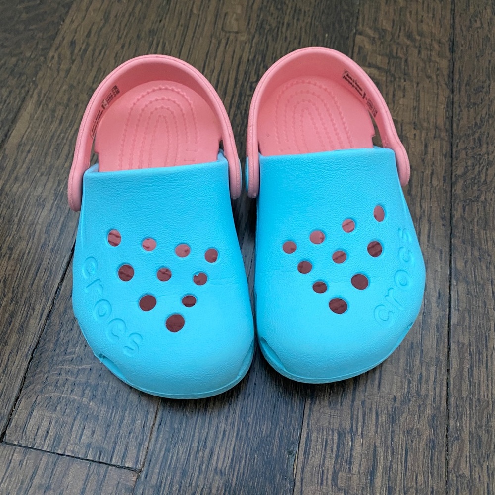 C7 Crocs